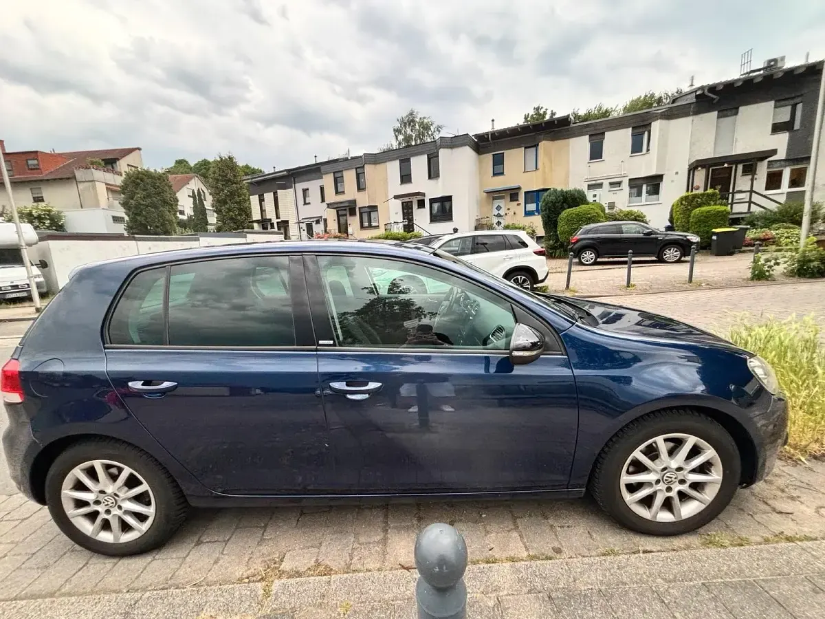 Gebraucht VW Golf VII 105 PS (77 kW) 2012 Blau Kleinwagen