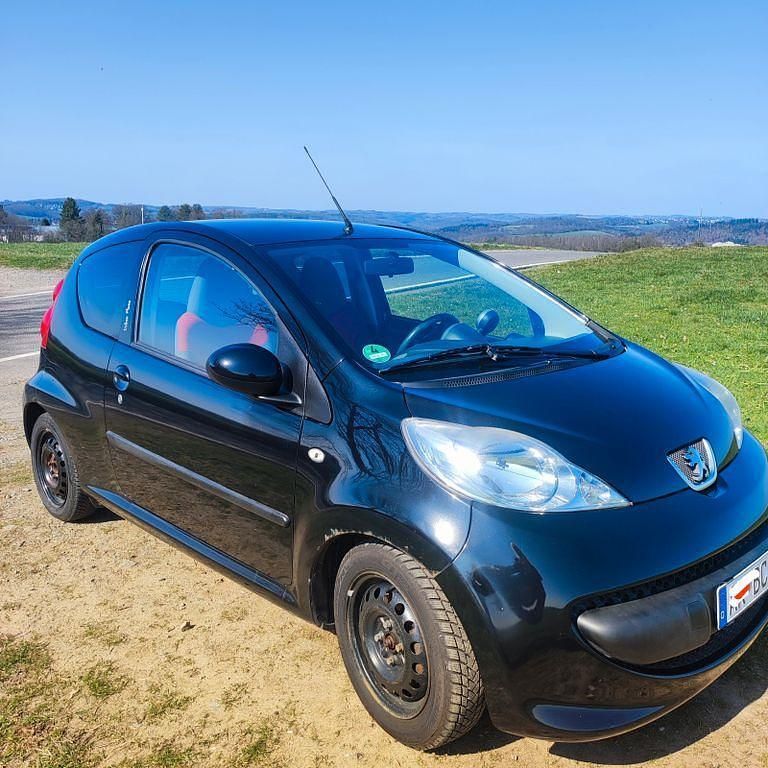 Schwarz Gebraucht 2007 Peugeot 107 Urban Move Kleinwagen | 2.500 € (Fairer Preis) - Bild 1/3