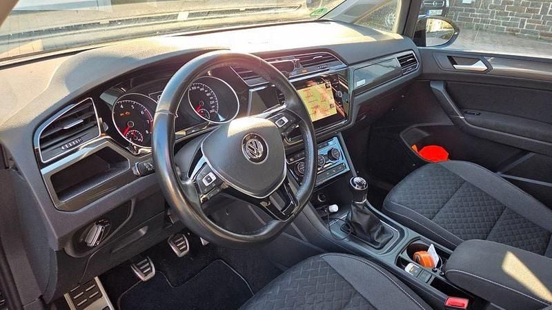 Gebraucht VW Touran Join 150 PS (110 kW) 2018 Schwarz Van / Kleinbus