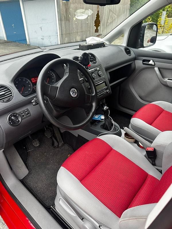 Gebraucht VW Caddy 102 PS (75 kW) 2009 Rot Van / Kleinbus