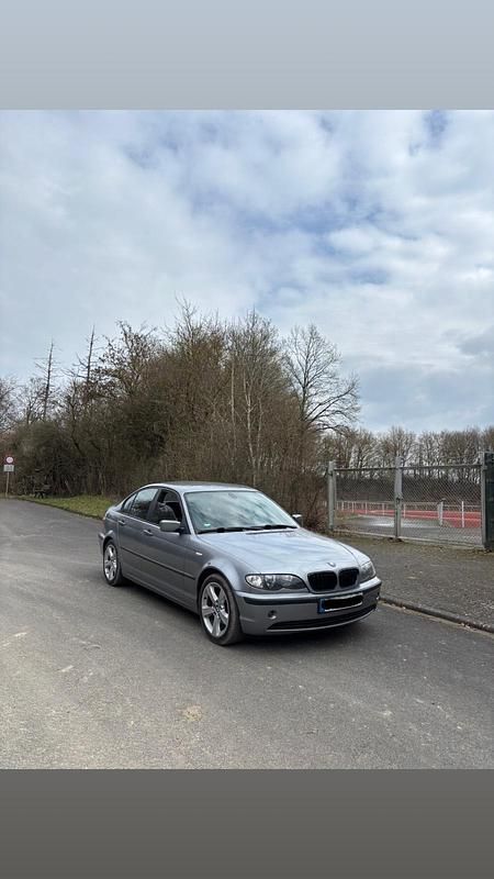 Gebraucht BMW 318 143 PS (105 kW) 2004 Silber Limousine