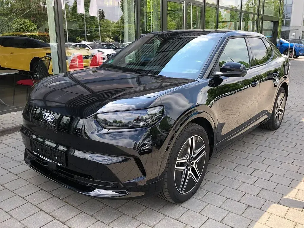 Używany Ford Capri Extended Range 210 kW (286 KM) 2024 Czarny SUV