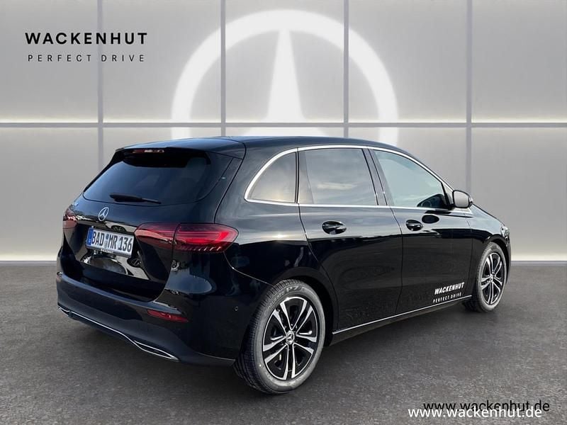 Gebraucht Mercedes B200 Progressive 163 PS (119 kW) 2025 Schwarz Van / Kleinbus