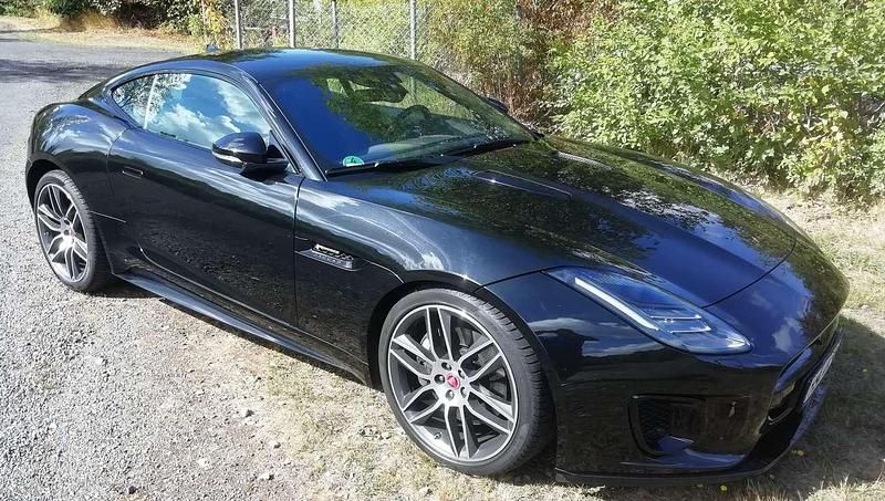 Schwarz Gebraucht 2018 Jaguar F-Type R-Dynamic Coupé | 41.999 € (Etwas zu teuer) - Bild 1/4