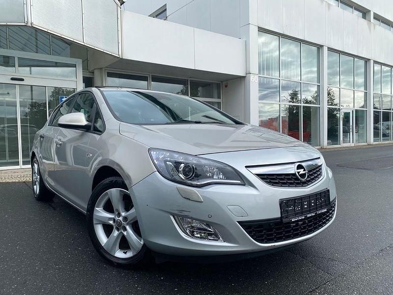 Gebraucht Opel Astra Edition 140 PS (102 kW) 2010 Braun Limousine