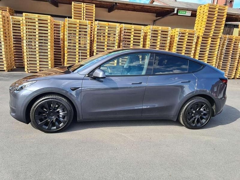 Gebraucht Tesla Model Y Standard Range 219 kW (299 PS) 2023 Midnight silver SUV