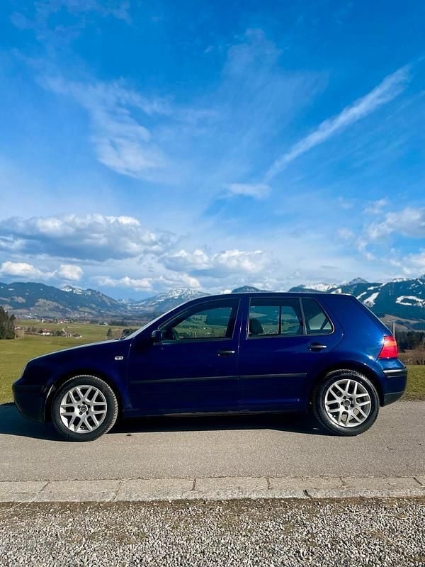 Gebraucht VW Golf IV 75 PS (55 kW) 2002 Blau Kleinwagen