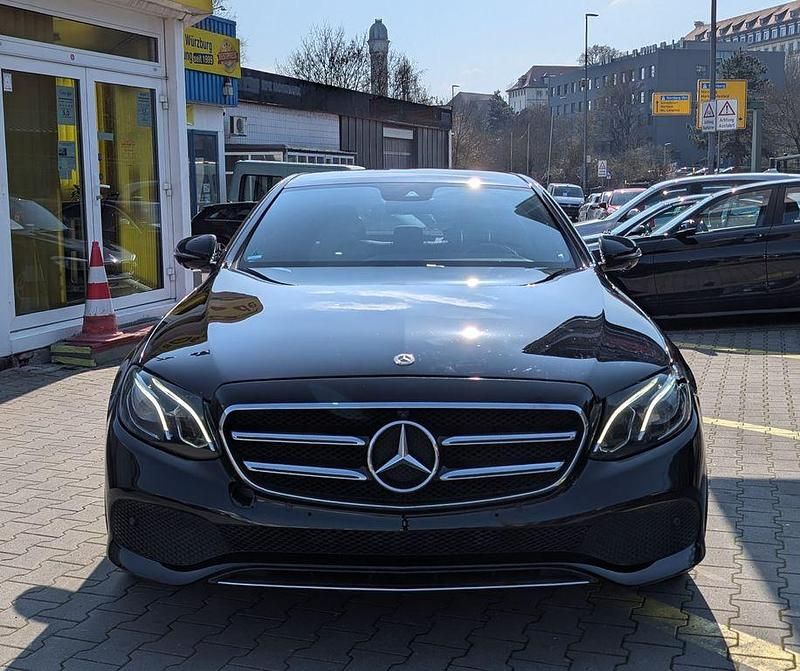 Gebraucht Mercedes E400 Avantgarde 340 PS (250 kW) 2019 Schwarz Limousine