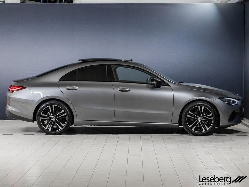 Gebraucht Mercedes CLA200 Progressive 163 PS (119 kW) 2024 Mountaingrau Coupé