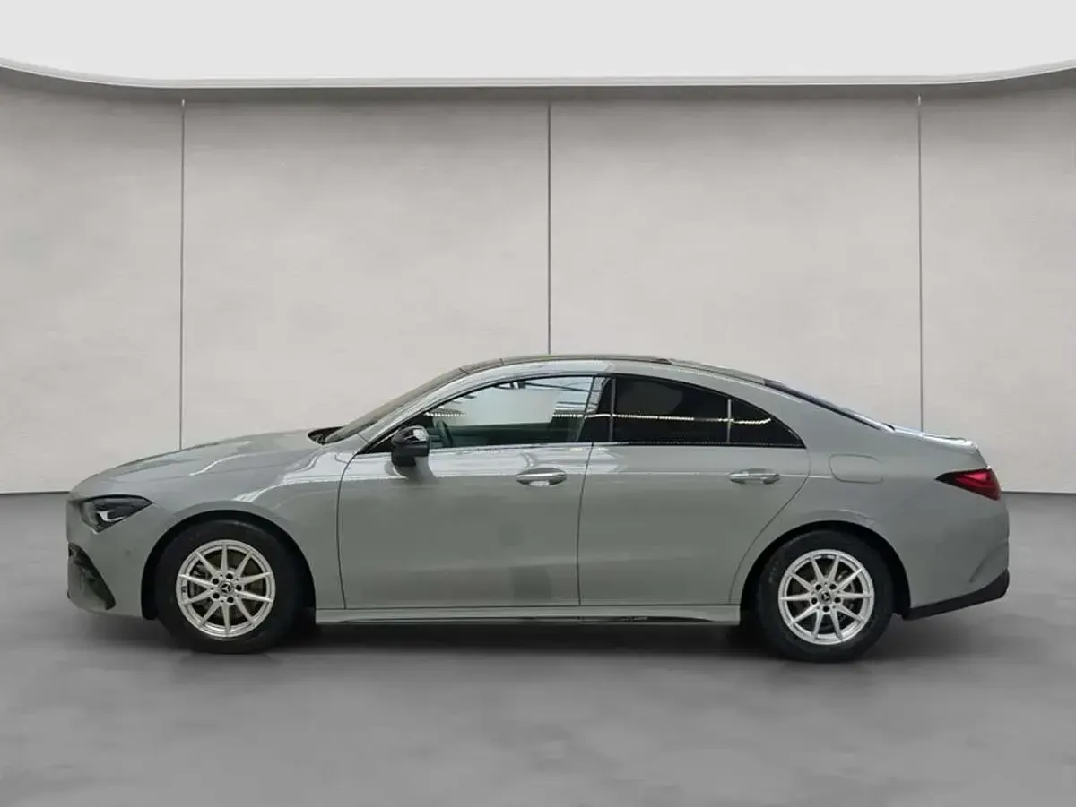 Gebraucht Mercedes CLA180 AMG 116 PS (85 kW) 2026 Manufaktur alpingrau uni Limousine