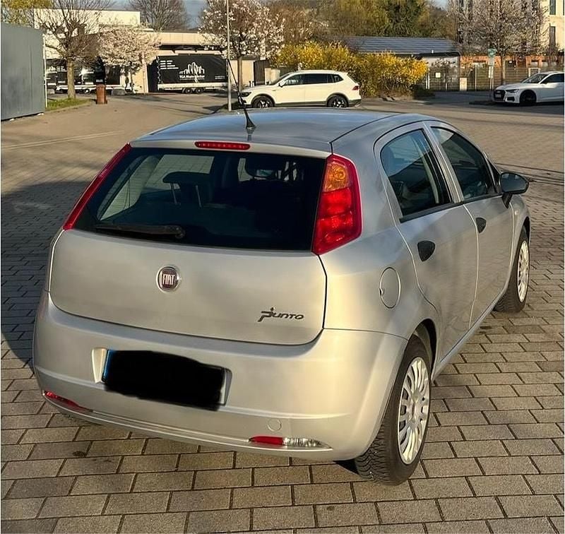 Gebraucht Fiat Punto 69 PS (50 kW) 2011 Silber Kleinwagen