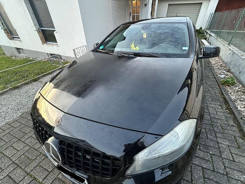 Gebraucht Mercedes A180 122 PS (89 kW) 2013 Schwarz Limousine