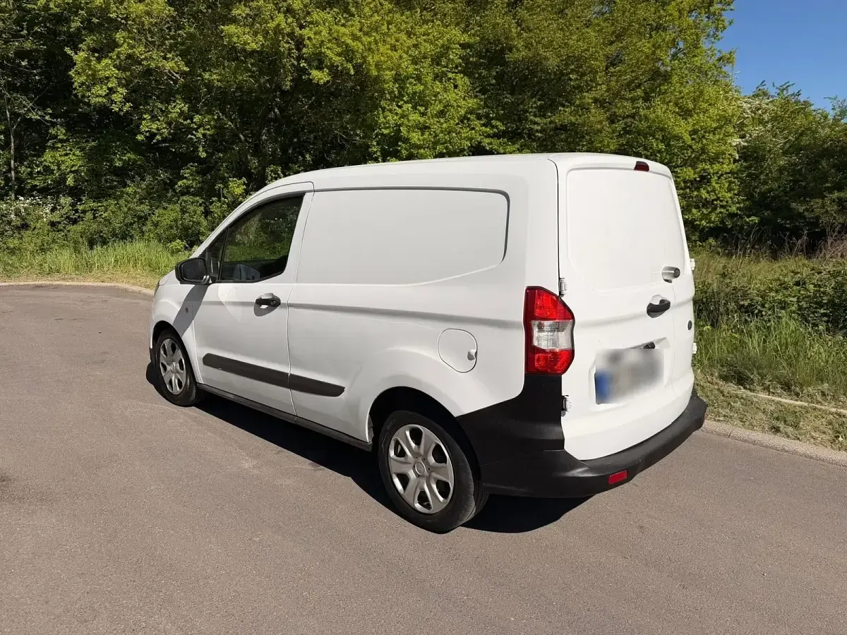 Second-hand Ford Transit 101 CP (74 kW) 2021 Alb Monovolum
