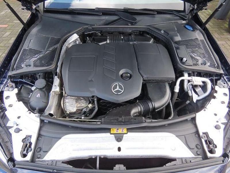 Gebraucht Mercedes C220 194 PS (142 kW) 2020 Blau Limousine