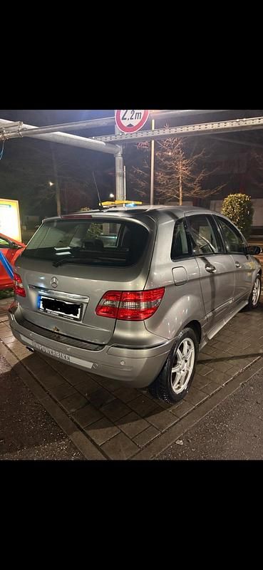 Gebraucht Mercedes B200 140 PS (102 kW) 2008 Grau Van / Kleinbus