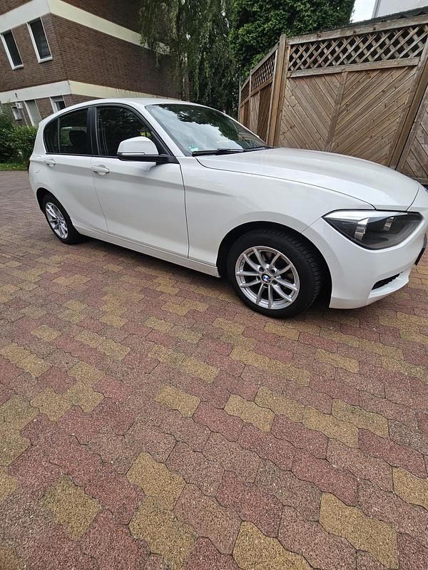 Weiß Gebraucht 2014 BMW 116 Kleinwagen | 6.200 € (Guter Preis) - Bild 1/4