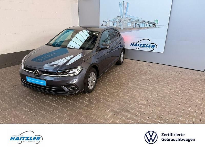 Rauchgrau metallic (metallic) Gebraucht 2024 VW Polo IQ Drive Limousine | 22.980 € (Fairer Preis) - Bild 1/4