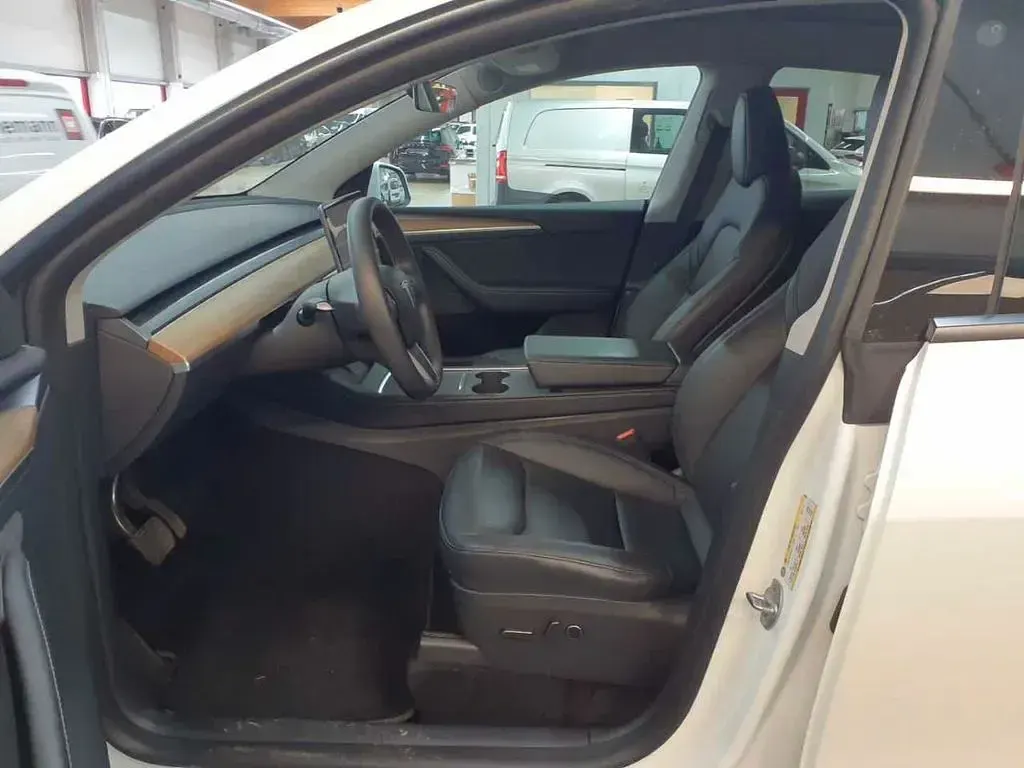 Gebraucht Tesla Model Y 378 kW (514 PS) 2023 Weiß SUV