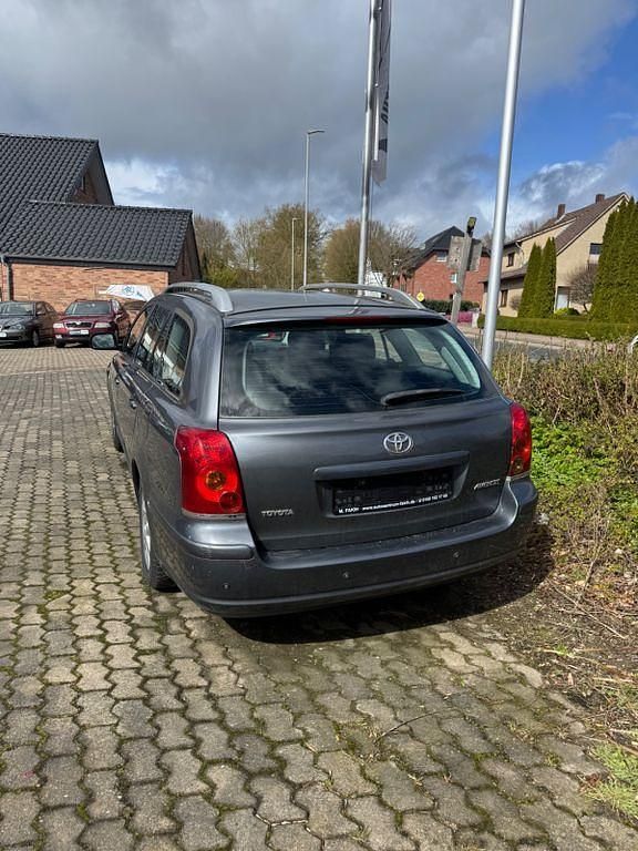 Gebraucht Toyota Avensis Executive 129 PS (94 kW) 2006 Grau Kombi