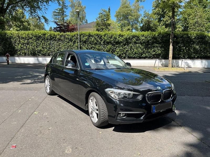 Schwarz Gebraucht 2018 BMW 118 Advantage Kleinwagen | 12.500 € (Guter Preis) - Bild 1/4