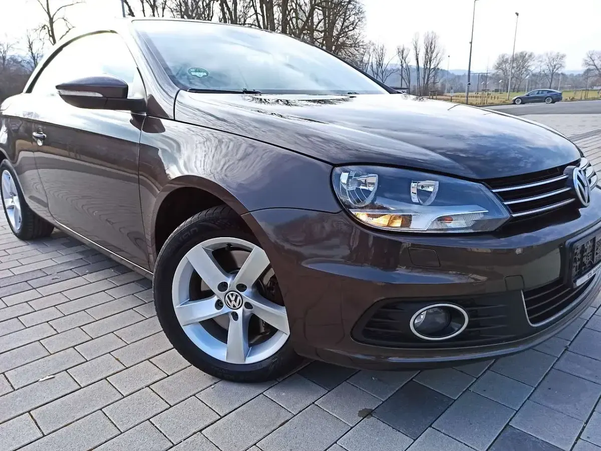 Gebraucht VW Eos 140 PS (102 kW) 2011 Braun Cabrio