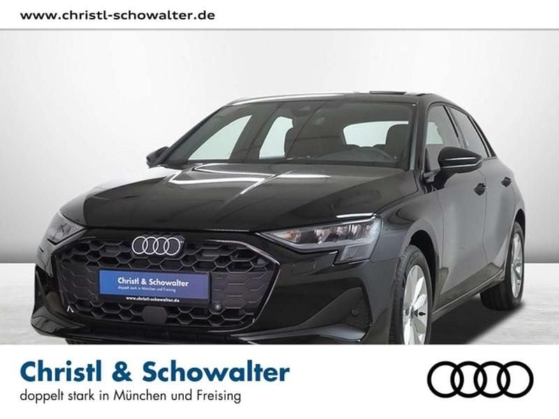 Brillantschwarz Gebraucht 2024 Audi A3 Sportback Limousine | 29.447 € (Guter Preis) - Bild 1/4