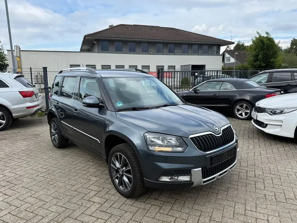 Gebraucht Skoda Yeti Ambition 125 PS (91 kW) 2015 Grau SUV