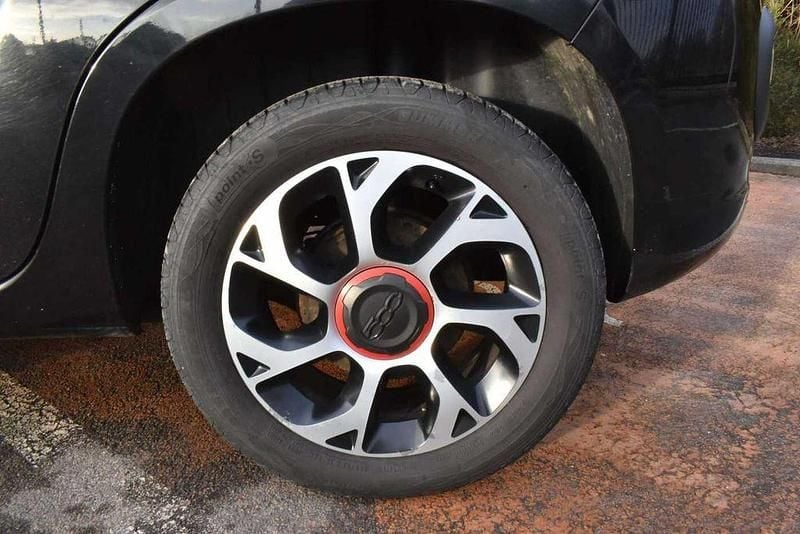 Gebraucht Fiat 500L Lounge 95 PS (69 kW) 2016 Schwarz Van / Kleinbus