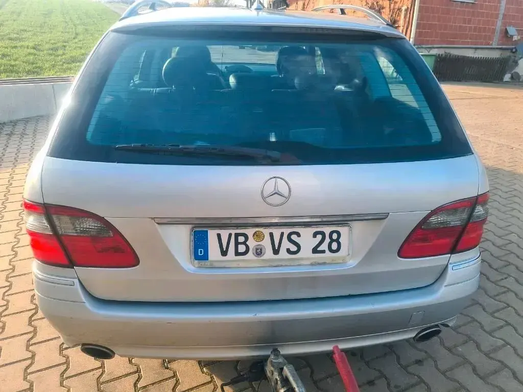 Używany Mercedes E280 Avantgarde 190 KM (139 kW) 2007 Srebrny Kombi