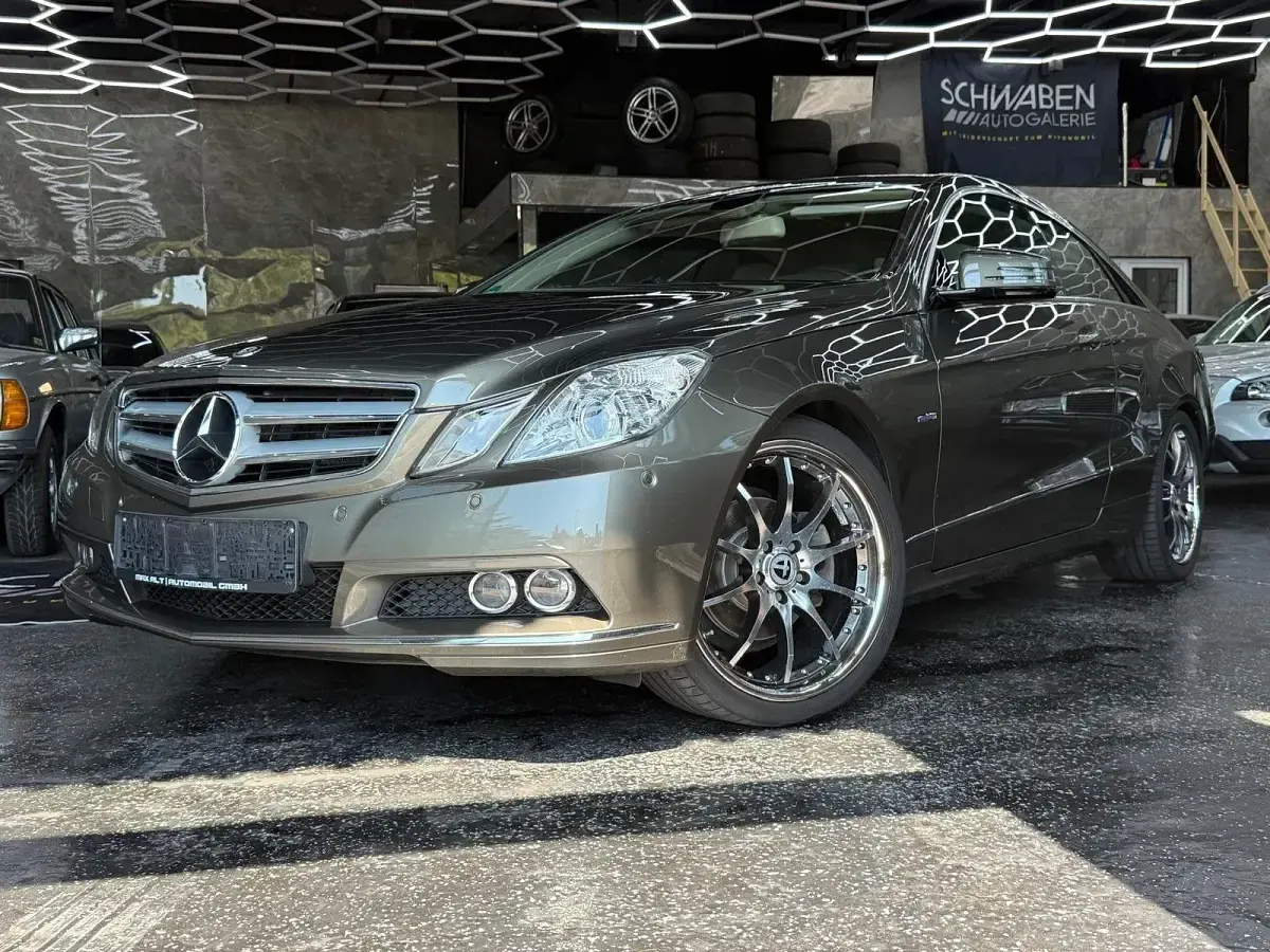 Gebraucht Mercedes E250 204 PS (150 kW) 2010 Grau Coupé