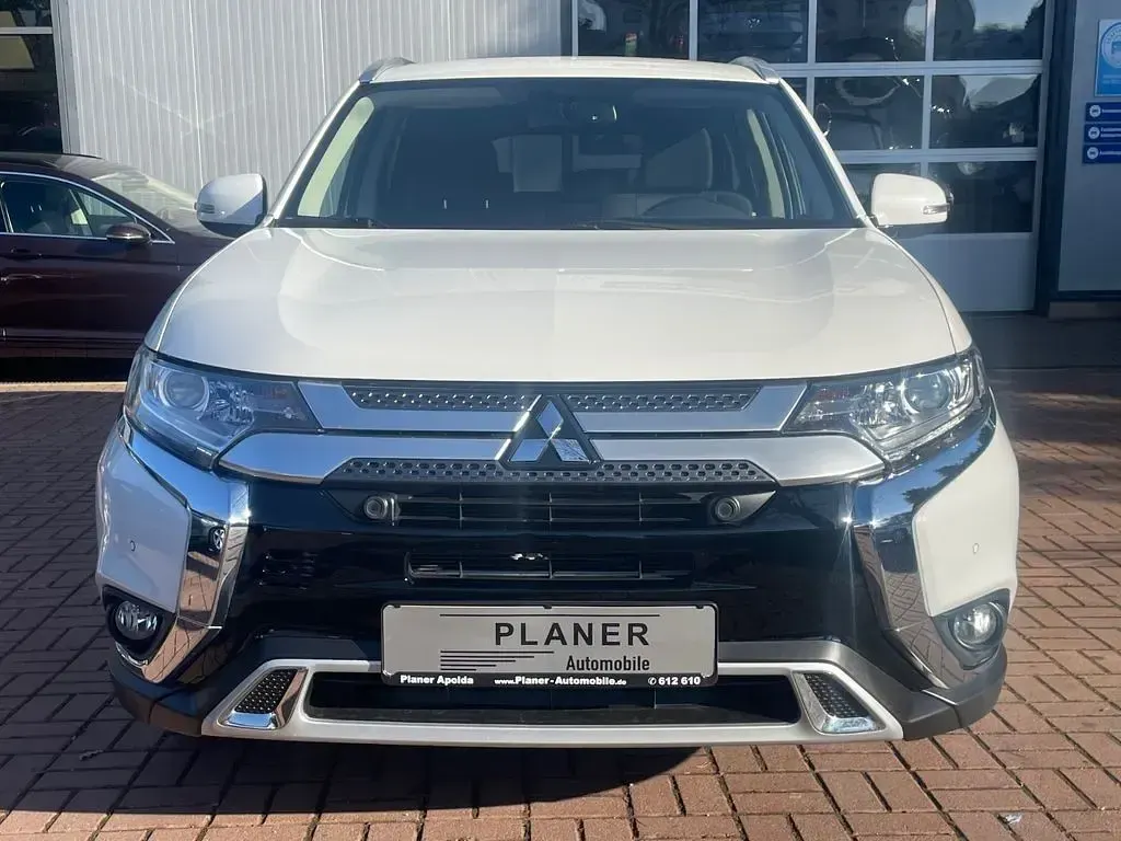 Gebraucht Mitsubishi Outlander Diamant Edition 150 PS (110 kW) 2019 Weiß SUV