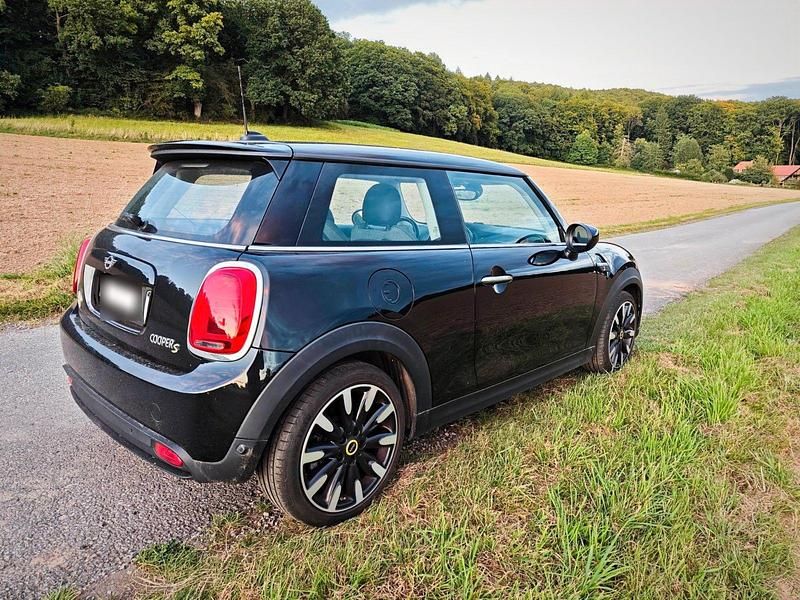 Gebraucht Mini Cooper SE 135 kW (184 PS) 2021 Schwarz Kleinwagen