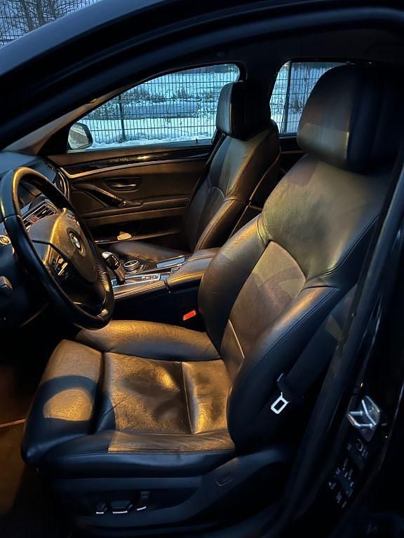 Gebraucht BMW 530 258 PS (189 kW) 2010 Schwarz Limousine