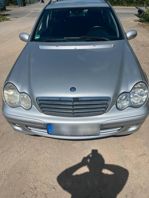 Silber Gebraucht 2004 Mercedes C180 Kombi | 1.300 € - Bild 1/4