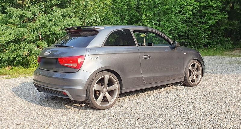 Gebraucht Audi A1 S-Line 185 PS (136 kW) 2012 Grau Kleinwagen