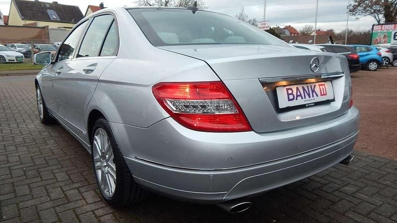 Gebraucht Mercedes C300 231 PS (169 kW) 2010 Iridiumsilber  metalliclack Limousine