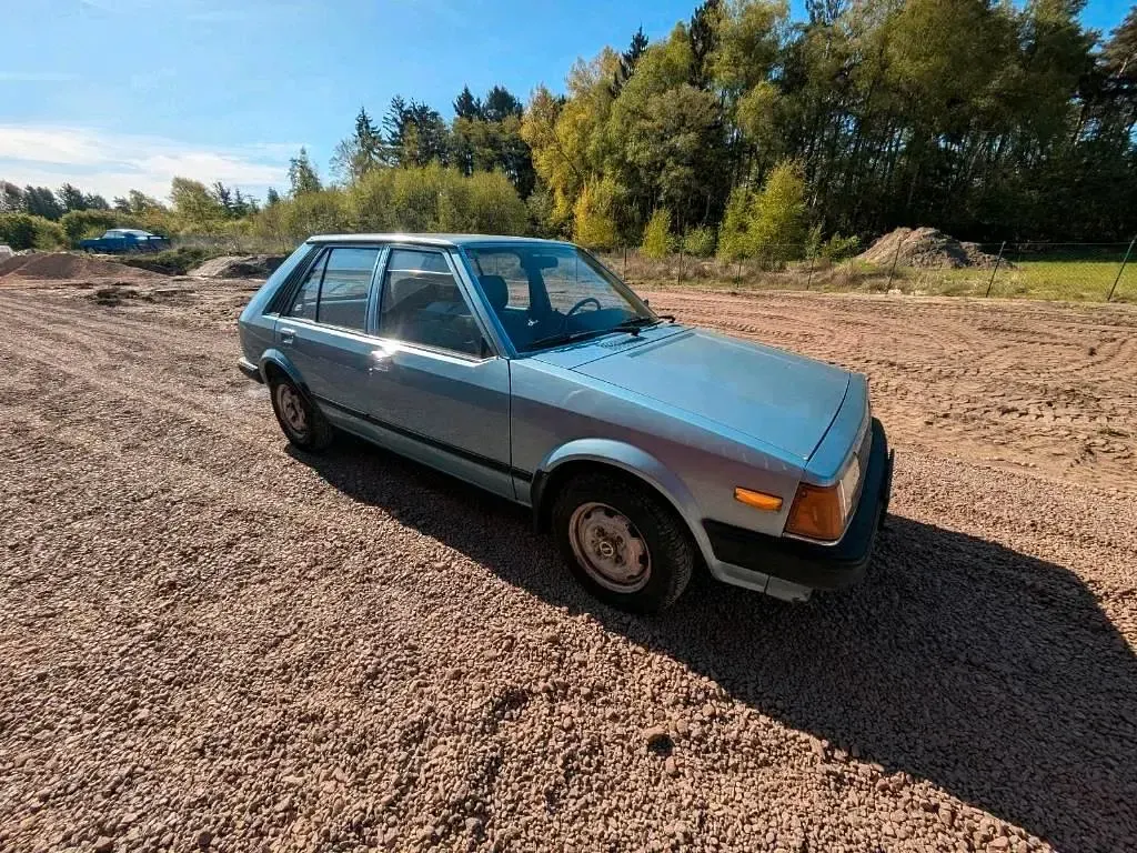 Gebraucht Mazda 323 60 PS (44 kW) 1981 Blau Limousine