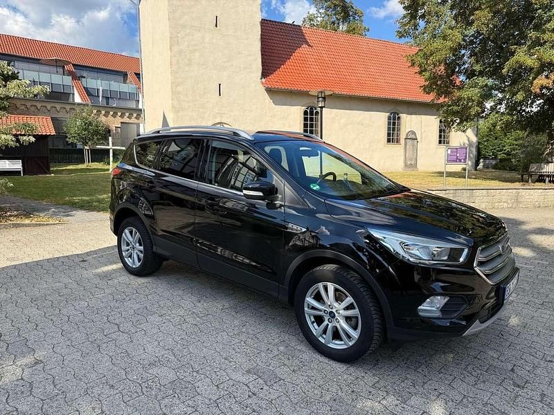 Schwarz Gebraucht 2019 Ford Kuga Trend SUV | 16.500 € (Fairer Preis) - Bild 1/4