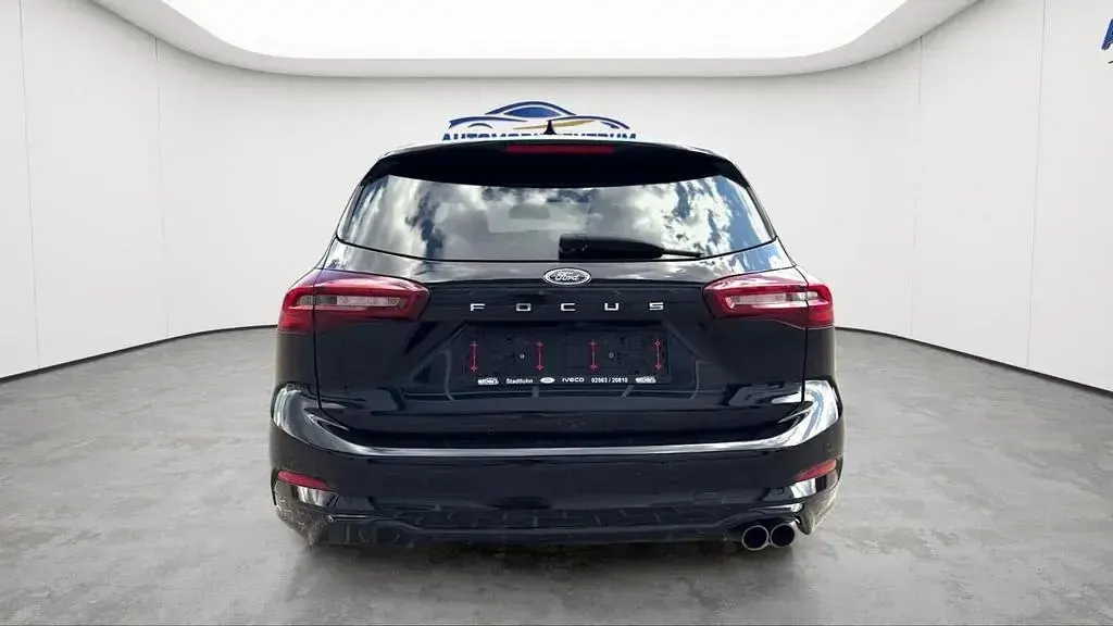 Gebraucht Ford Focus ST-Line 125 PS (91 kW) 2024 Schwarz Limousine