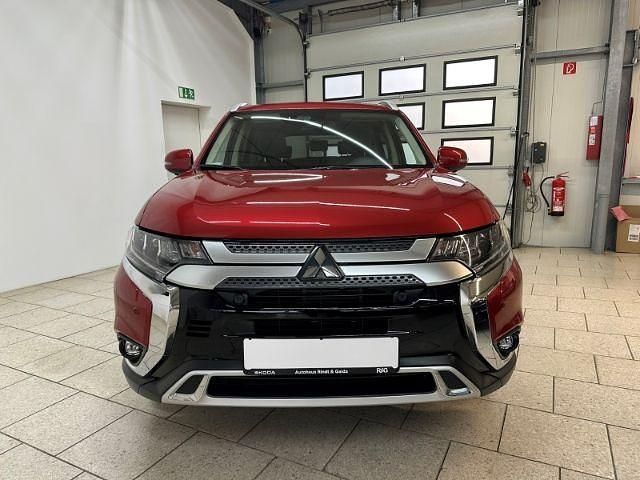 Gebraucht Mitsubishi Outlander Top 150 PS (110 kW) 2019 M) (rot SUV