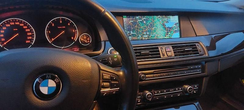 Gebraucht BMW 520 184 PS (135 kW) 2012 Silber Kombi