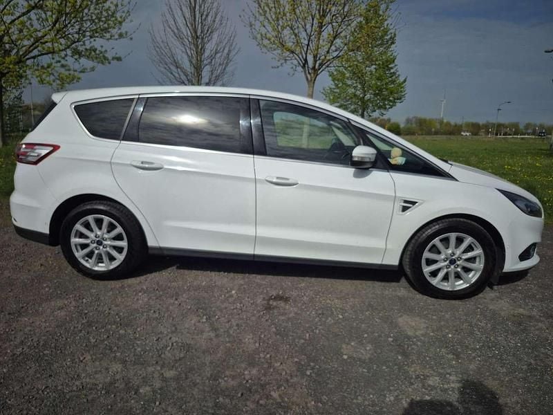 Gebraucht Ford S-MAX Titanium 150 PS (110 kW) 2018 Weiß Van / Kleinbus