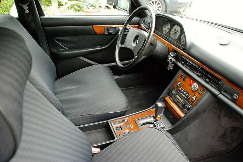 Gebraucht Mercedes S280 185 PS (136 kW) 1981 Grau Limousine