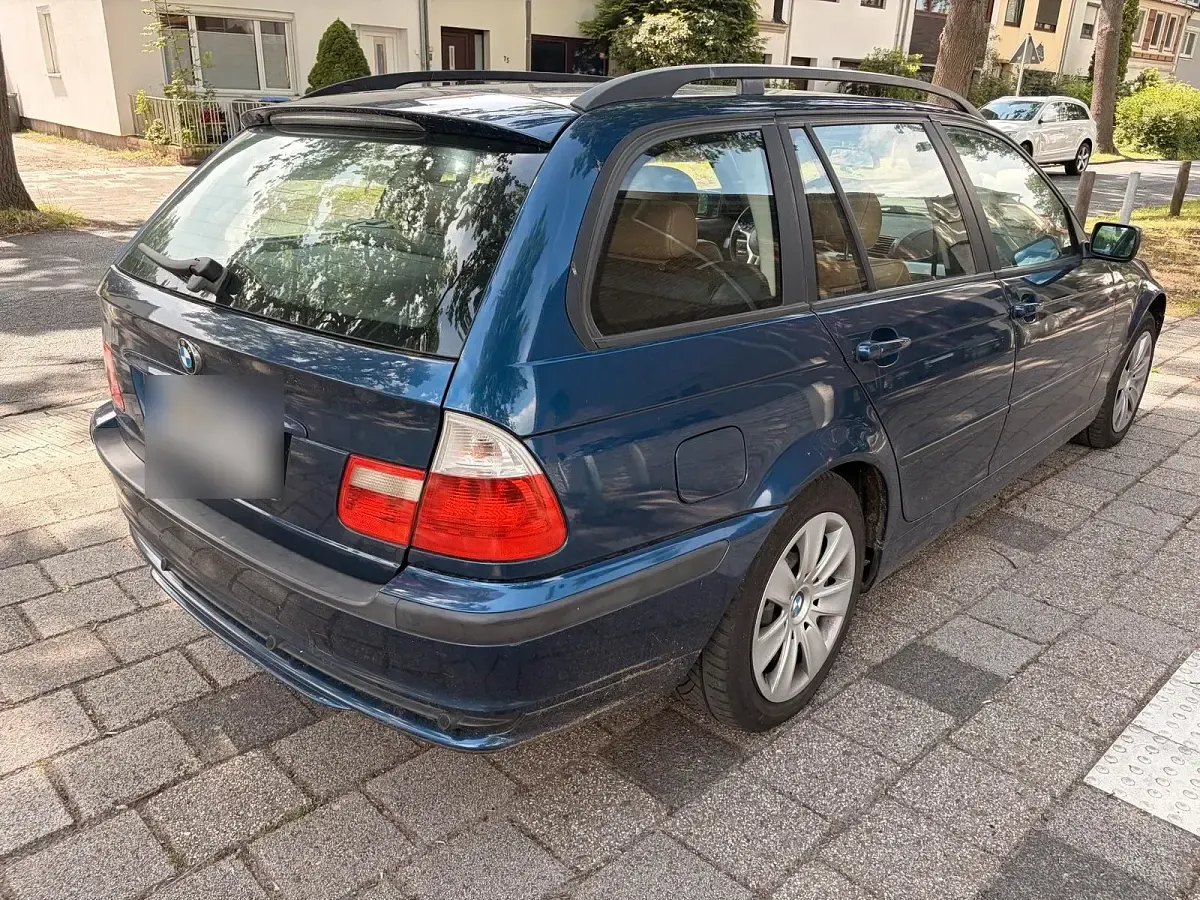 Gebraucht BMW 320 150 PS (110 kW) 2003 Blau Kombi