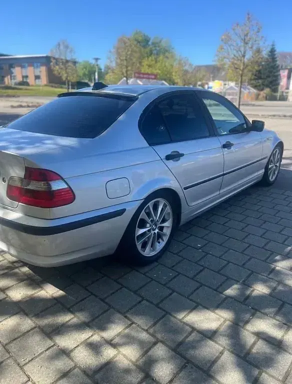 Gebraucht BMW 320 150 PS (110 kW) 2003 Silber Limousine