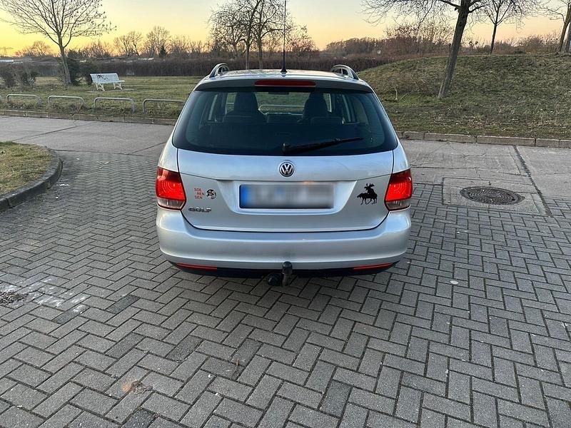 Gebraucht VW Golf V 105 PS (77 kW) 2009 Silber Kombi