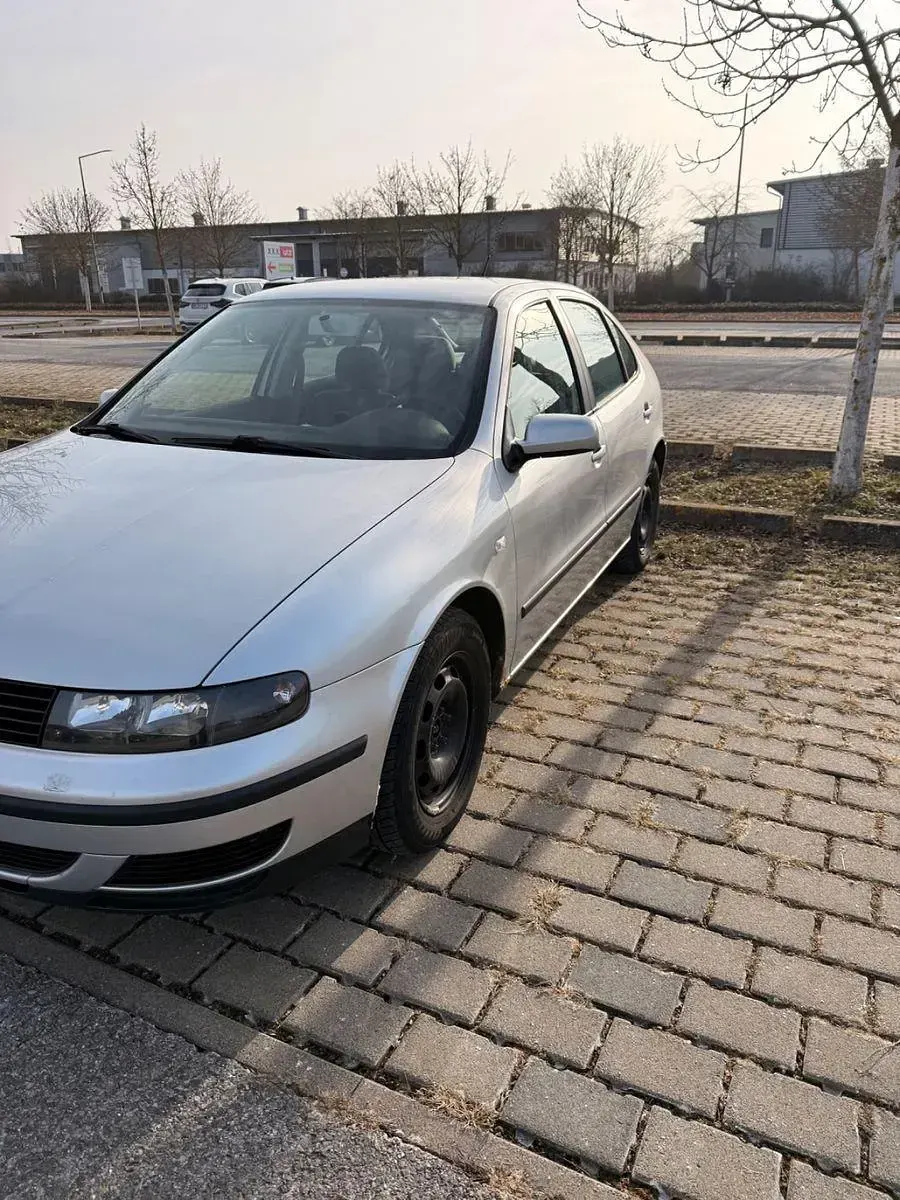 Occasion Seat Leon 105 ch (77 kW) 2001 Argent Berline