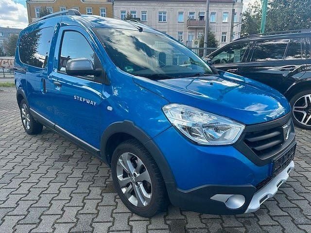 Gebraucht Dacia Dokker Stepway 116 PS (85 kW) 2016 Blau Van / Kleinbus