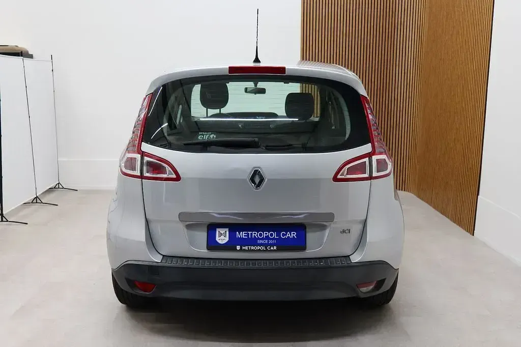 Gebraucht Renault Scénic III Expression 106 PS (77 kW) 2012 Silber Van / Kleinbus