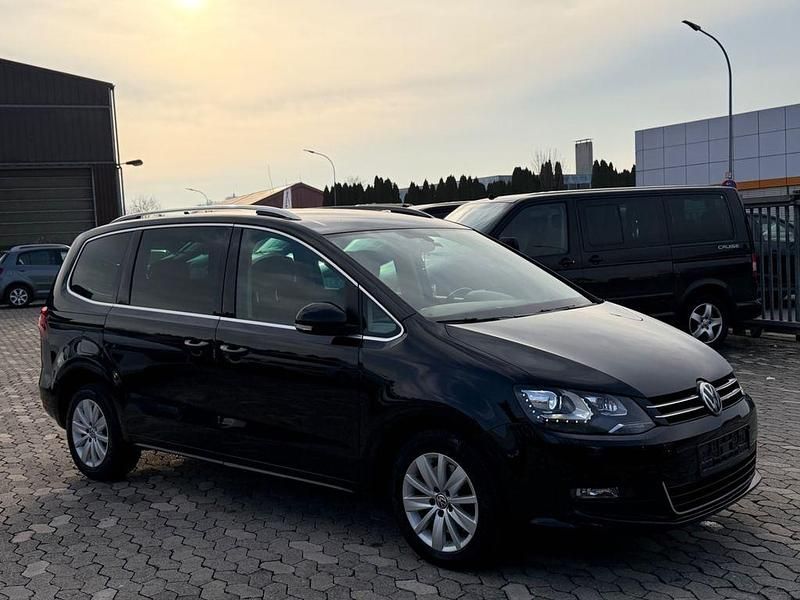 Gebraucht VW Sharan 150 PS (110 kW) 2016 Schwarz Van / Kleinbus